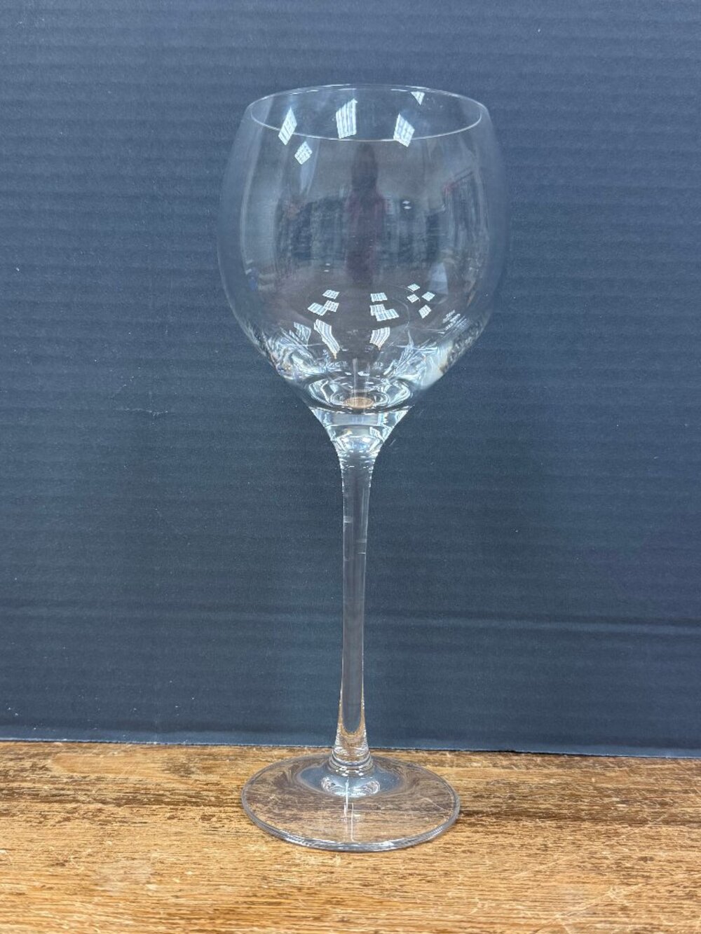 Lenox Solitaire Water Goblet. KT227